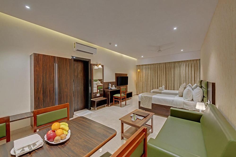 Hotel Guruprerna Dwārka Exteriör bild
